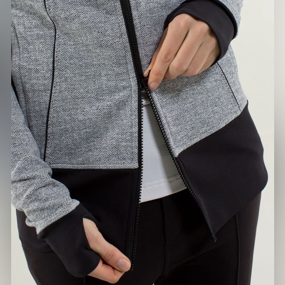 Lululemon Nice Asana Jacket  Heathered Herringbone Black White Size 10 - Picture 5 of 16